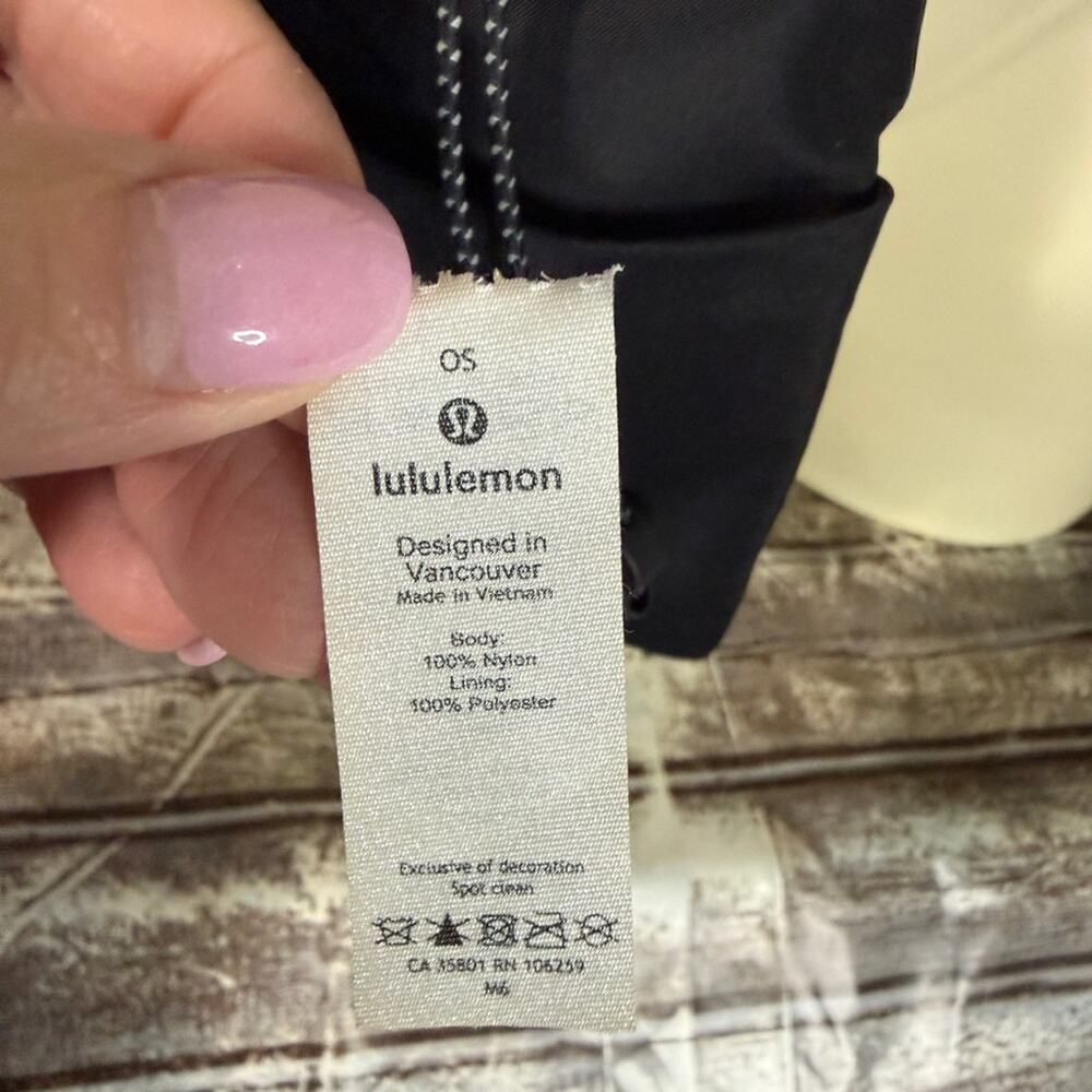 Lululemon Play Forward Crossbody pouch New - see notes - Picture 5 of 6